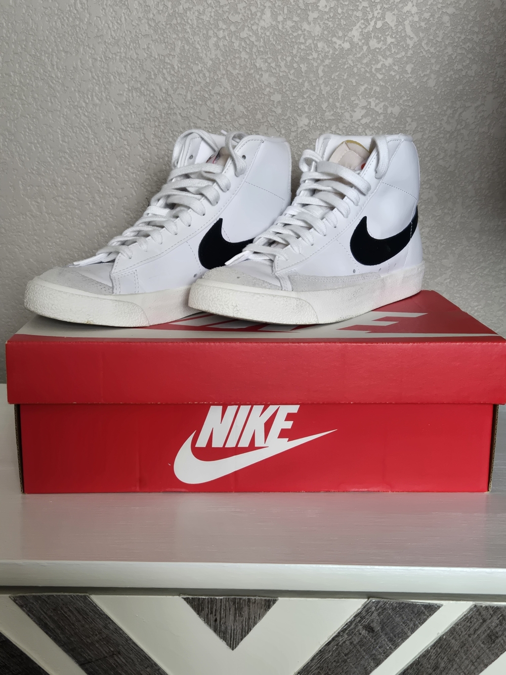 MAKE OFFER Nike High-Top Sneakers